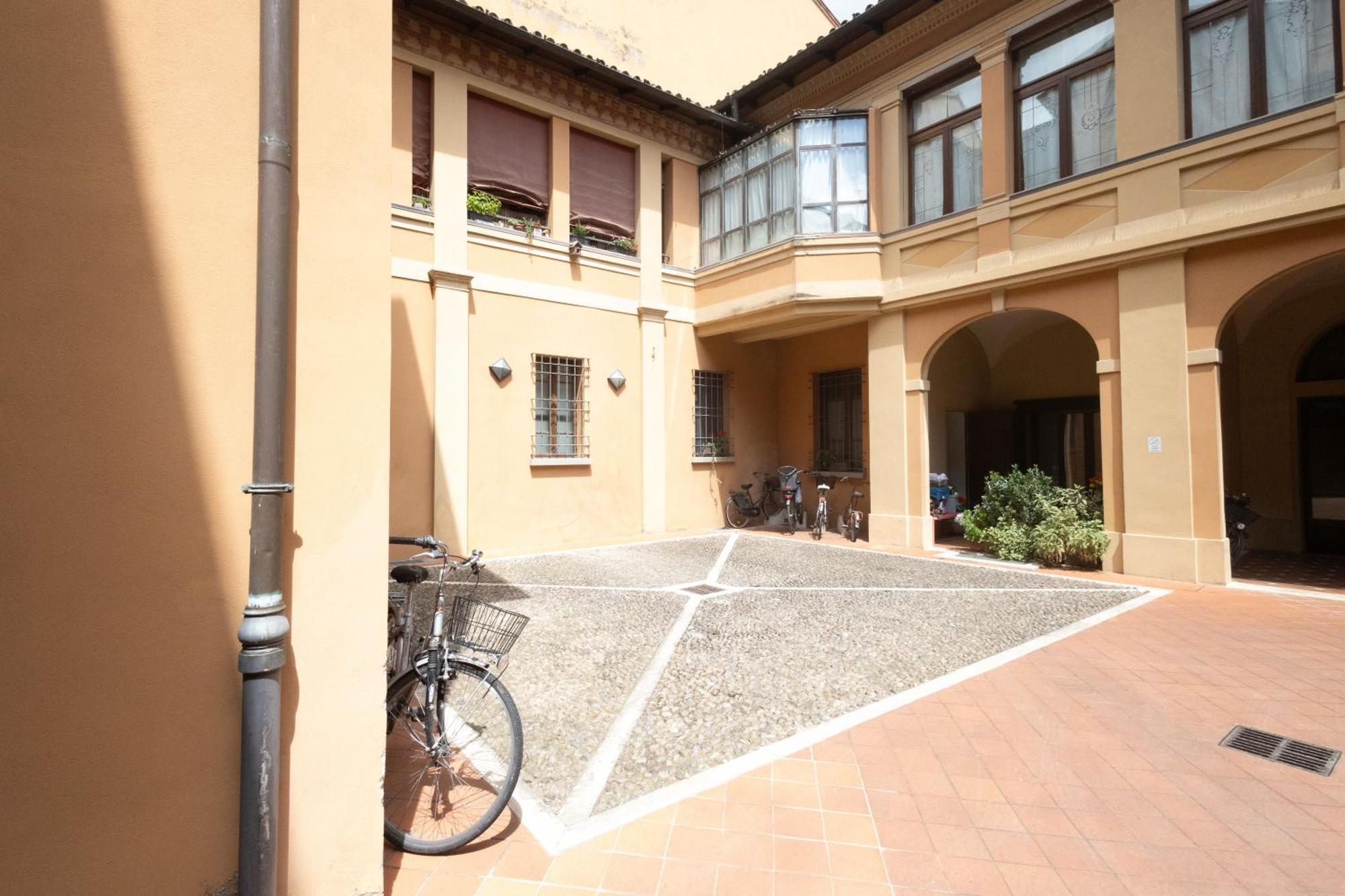 Ca' Spadoni, Centro Storico, Piano Terra, Ingresso Indipendente, Teatro, Parcheggio, Imola Exterior photo